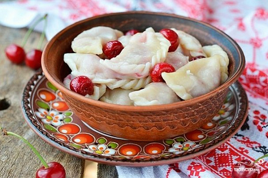 Вареники с вишней
